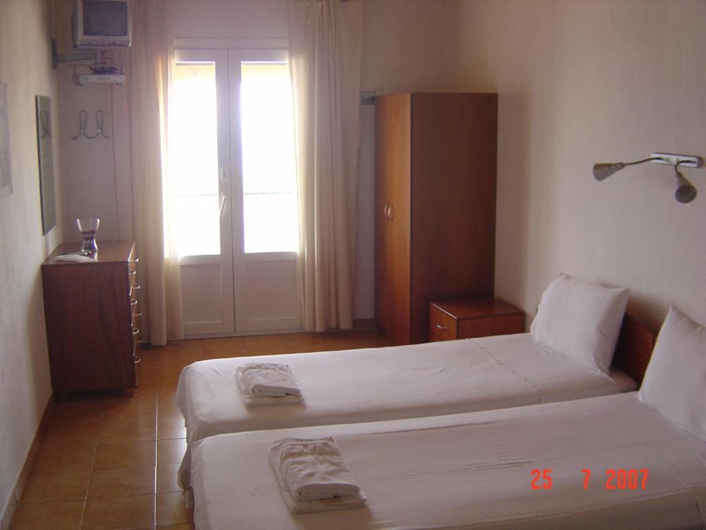Fatiras Studios Apartment