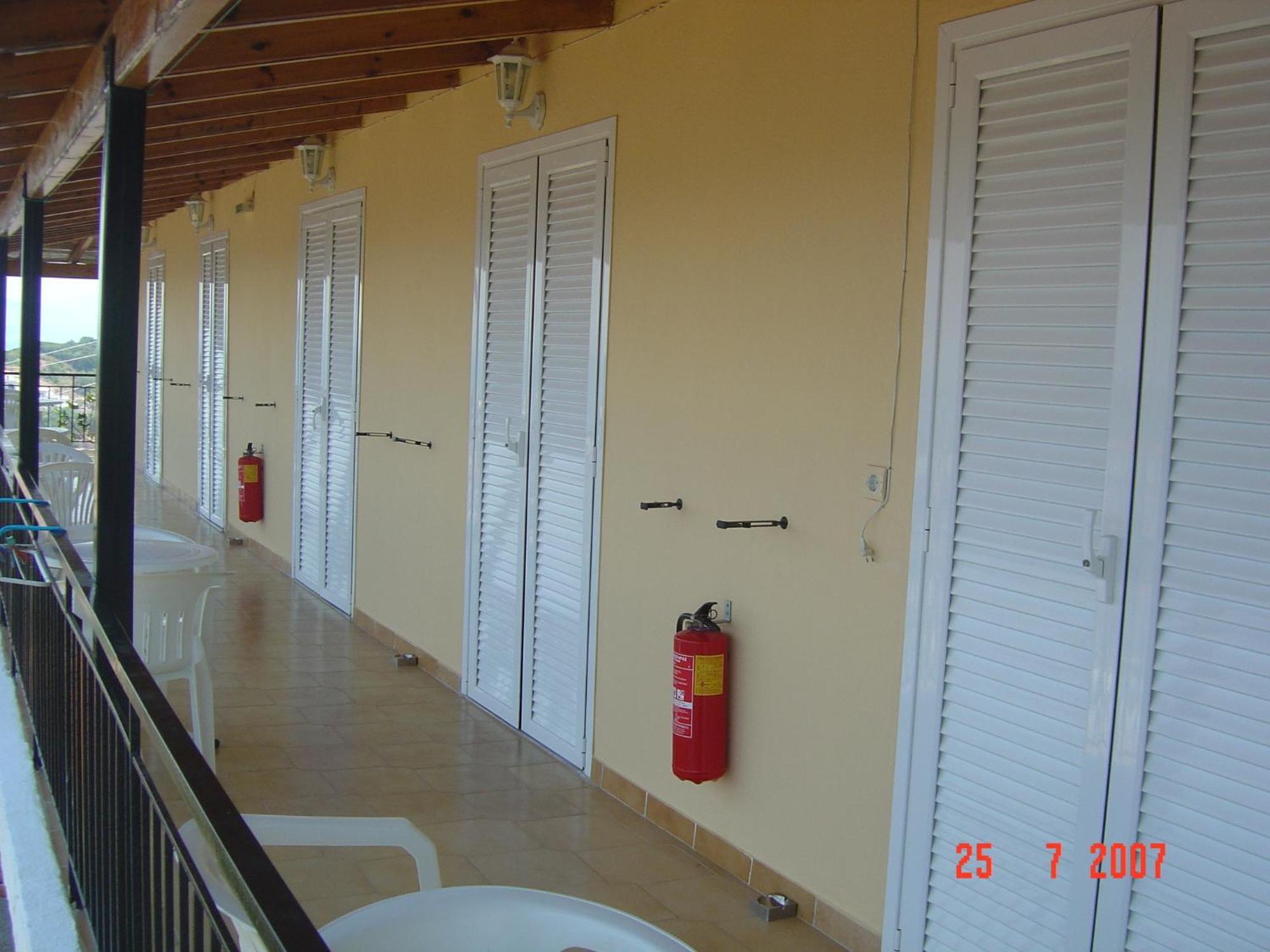 Fatiras Studios Apartment
